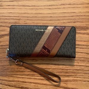 MICHAEL Michael Kors Jet Set Continental Wallet